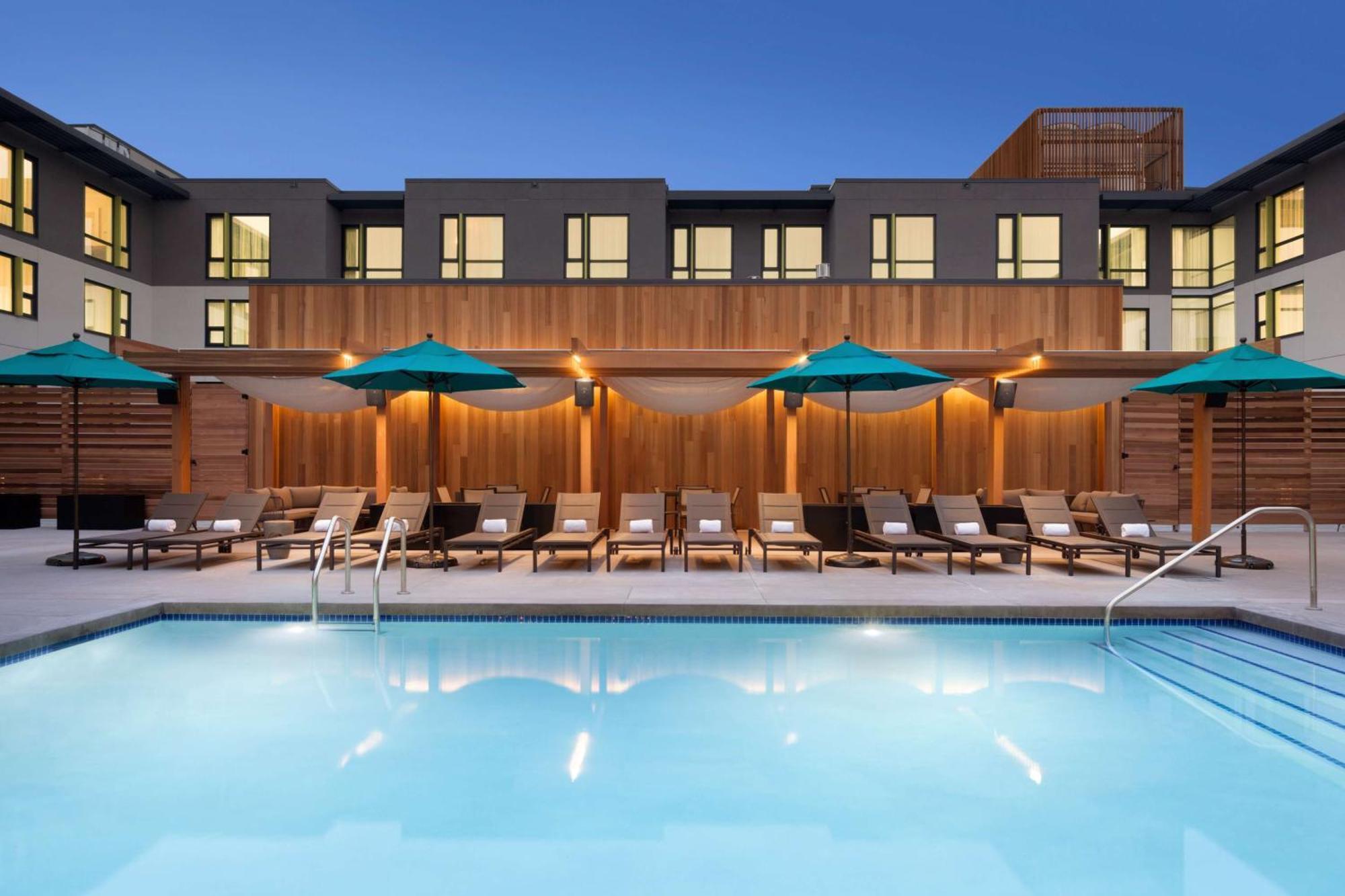 Hilton Garden Inn Boulder Exterior photo